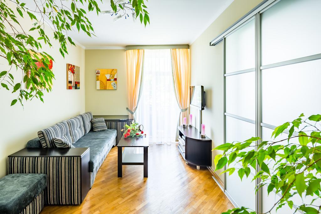 Apartment On Arkhipenka With Panorama View Lviv Exterior photo